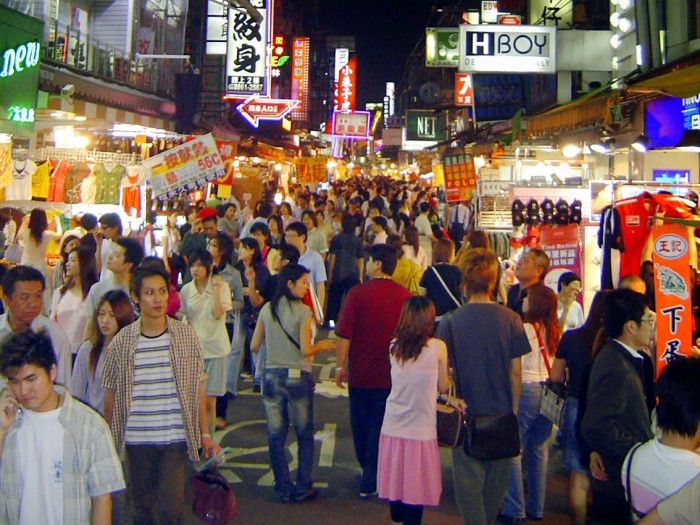 Chợ đêm cuối tuần Hoa Viên